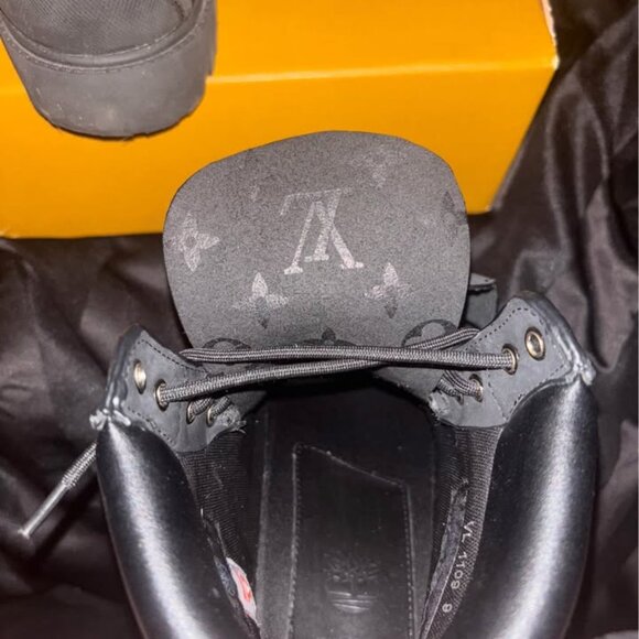 LV Timbs size 10.5 M - Picture 4 of 4